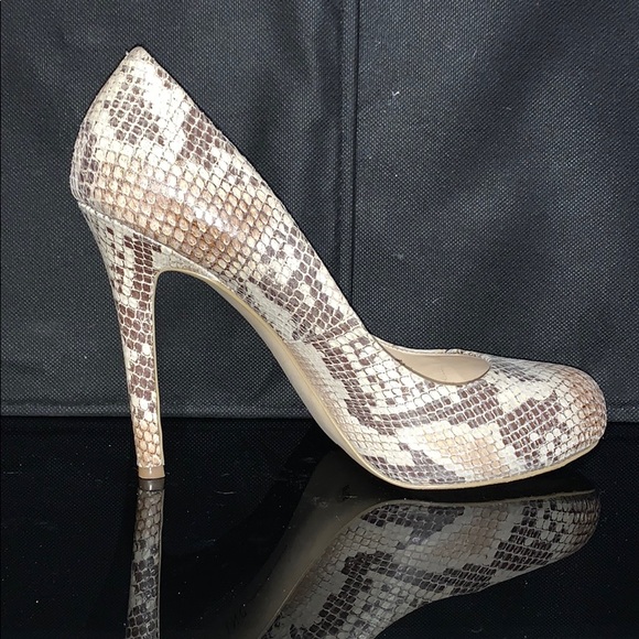 “Snake Skin” Patterned Heels - Picture 2 of 3